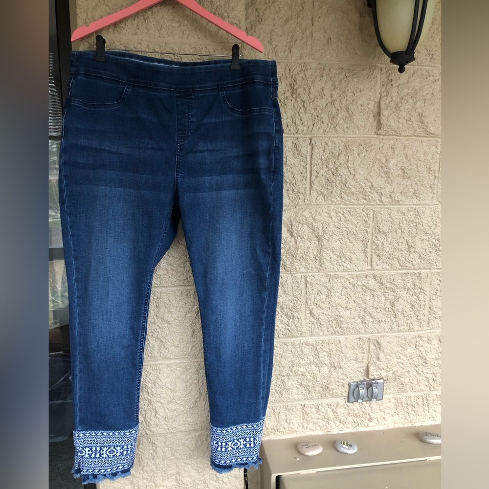 Women’s Blue Embroidered Hem Stretch Jeans